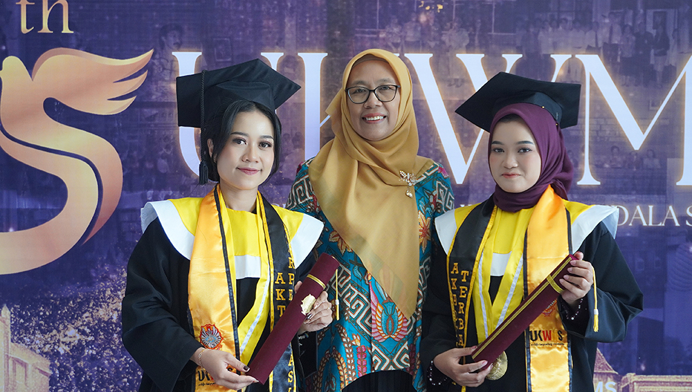 Mahasiswa Berprestasi Warnai Wisuda Universitas Katolik Widya Mandala Surabaya Kampus Kota Madiun
